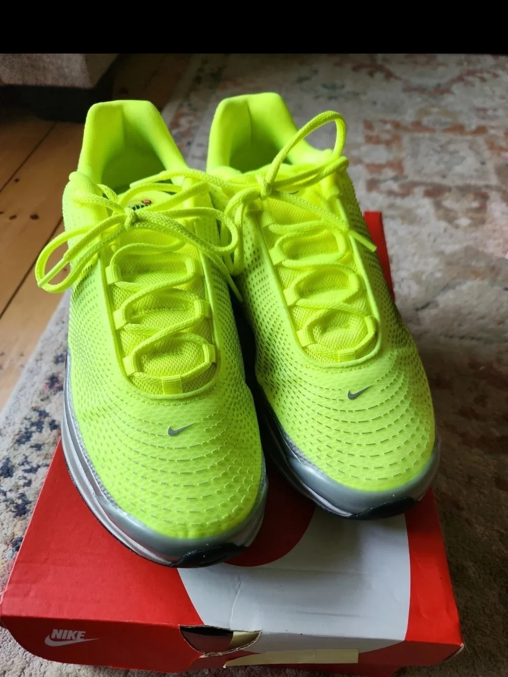 Nike lightweight neon
